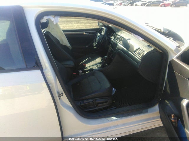 1VWAA7A3XJC004041 Volkswagen Passat 2.0t S/r-line