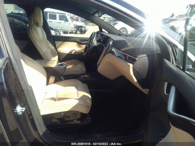 Tesla Model X 70d/90d/75d/60d/p100d 2016 5YJXCBE22GF004168 Image 6