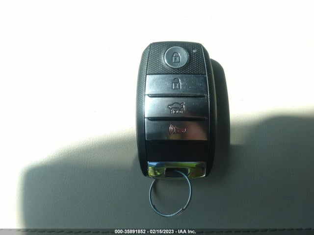 2018 Kia Optima, VIN: 5XXGV4L25JG195873