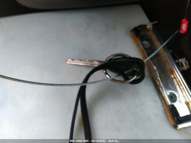 2000 HONDA ACCORD SDN EX W/LEATHER VIN: 1HGCG1651YA083432