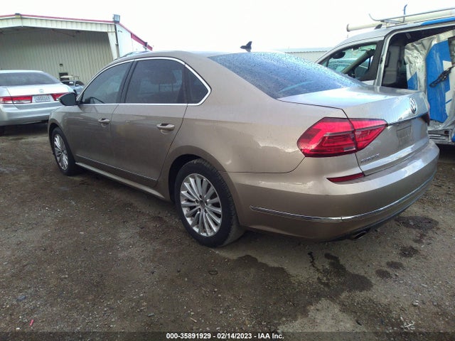2016 Volkswagen Passat, VIN: 1VWBT7A39GC021582