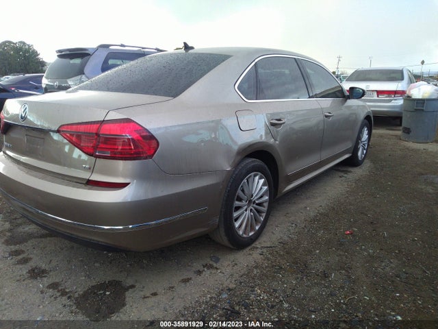 2016 Volkswagen Passat, VIN: 1VWBT7A39GC021582