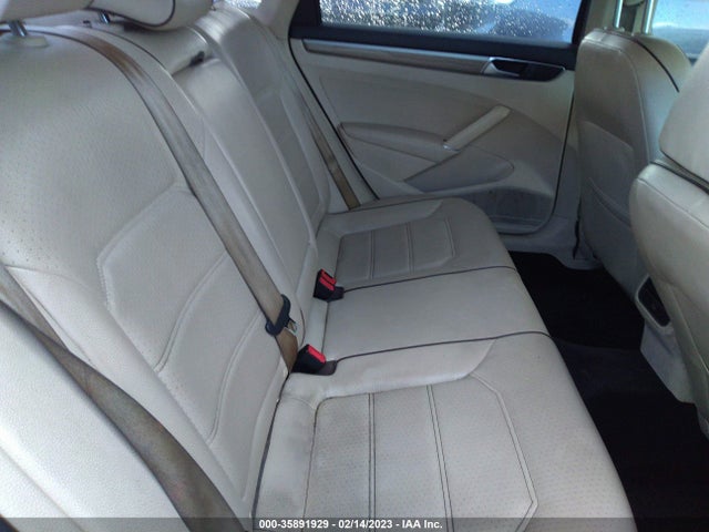 2016 Volkswagen Passat, VIN: 1VWBT7A39GC021582