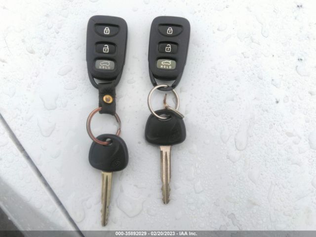 KNAFU4A2XA5216199 KIA FORTE EX
