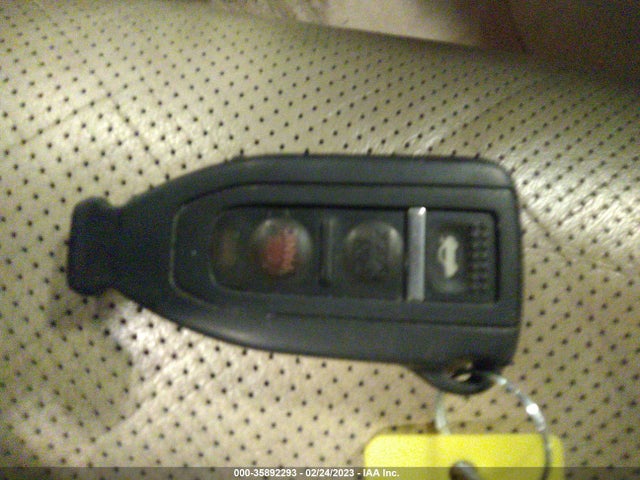 Lexus LS 430 2004 JTHBN36F340147067 Image 3