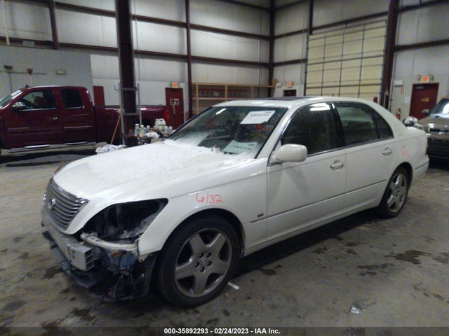 Lexus LS 430 2004 JTHBN36F340147067 Image 2