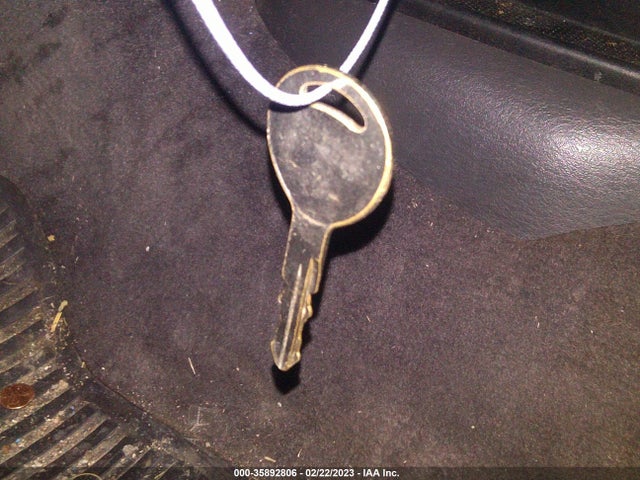 Dodge DURANGO 2000 1B4HR28Y7YF133505 Image 3