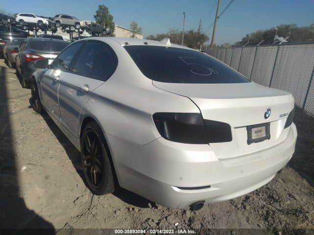 BMW 5 Series 535i 2014 WBA5B1C5XED476637 Image 3