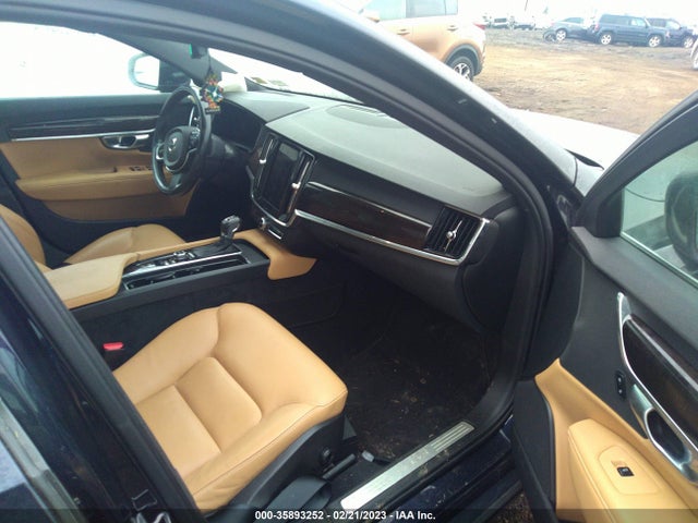 2017 Volvo S90, VIN: YV1A22MKXH1012050