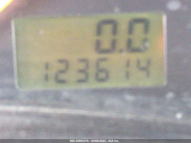 2001 FORD FOCUS ZX3 VIN: 3FAFP31361R236823