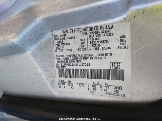 Lincoln Navigator 2000 5LMPU28A3YLJ07218 Image 10