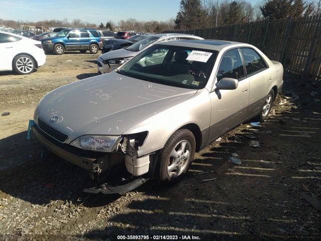 JT8BF28G3W0121620 Lexus ES 300 LUXURY SPORT SDN