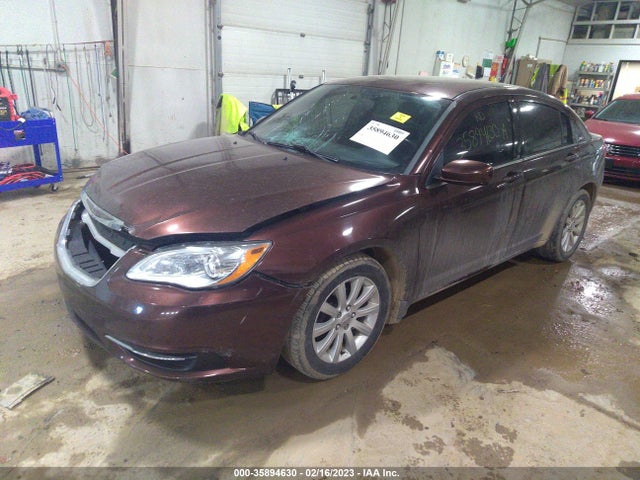 Chrysler 200 Touring 2013 1C3CCBBG5DN569515 Image 2