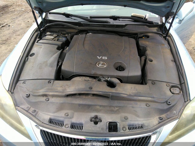 Lexus IS 250C 2011 JTHFF2C27B2518470 Image 12