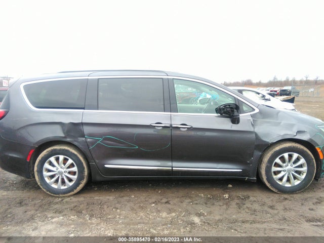 2C4RC1BG5JR129132 Chrysler Pacifica Touring L