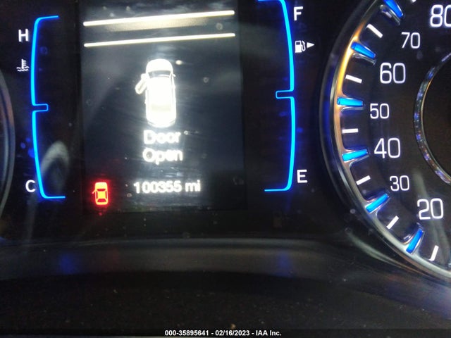 Chrysler 200 Limited 2015 1C3CCCAB6FN600947 Image 8