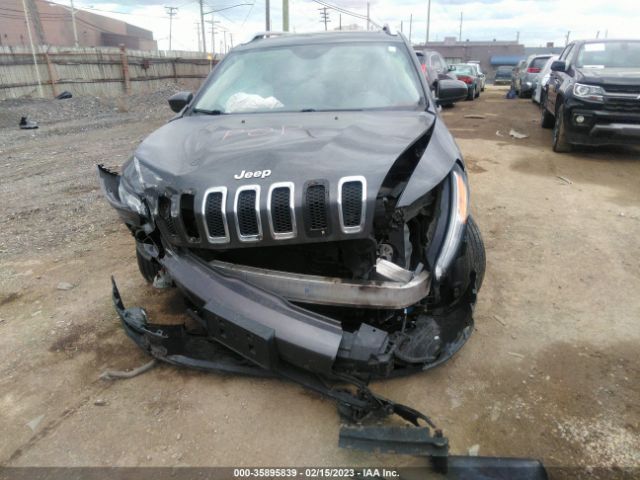 1C4PJLCB7FW694184 Jeep Cherokee Latitude