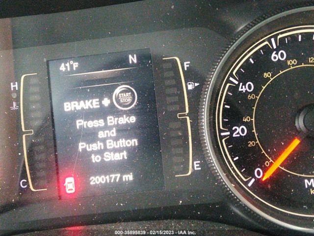 1C4PJLCB7FW694184 Jeep Cherokee Latitude