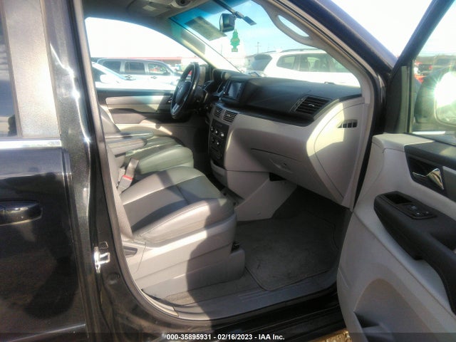 Volkswagen Routan 2012 2C4RVABG3CR391938 Image 5