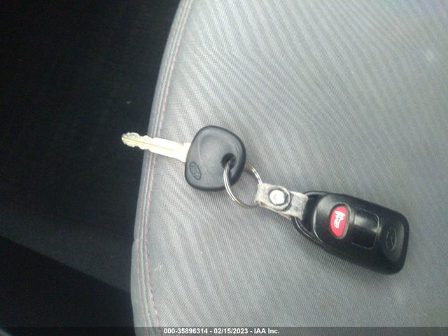 2013 HYUNDAI ELANTRA GLS VIN: 5NPDH4AE5DH369747