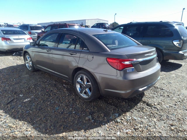 Chrysler 200 2013 1C3CCBAB2DN670467 Image 3