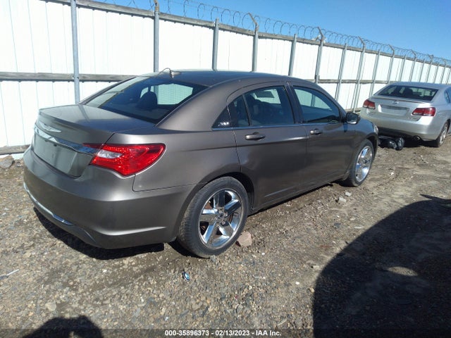 Chrysler 200 2013 1C3CCBAB2DN670467 Image 4