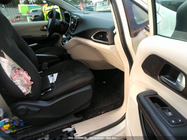 Chrysler Pacifica Touring 2017 2C4RC1DG5HR610960 Image 5