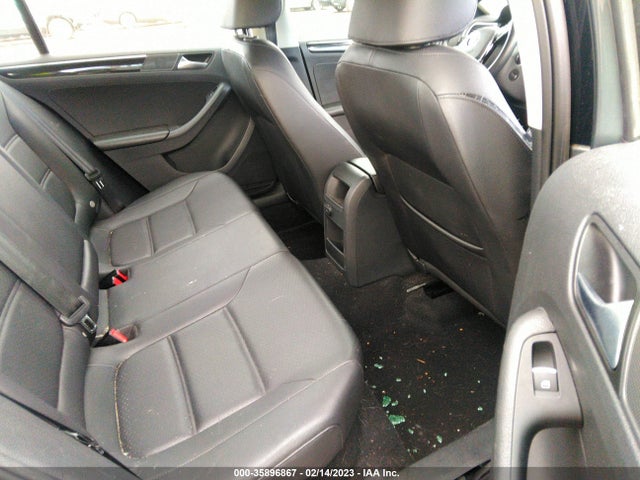 3VWL17AJ8HM201032 Volkswagen Jetta 1.8t Sel