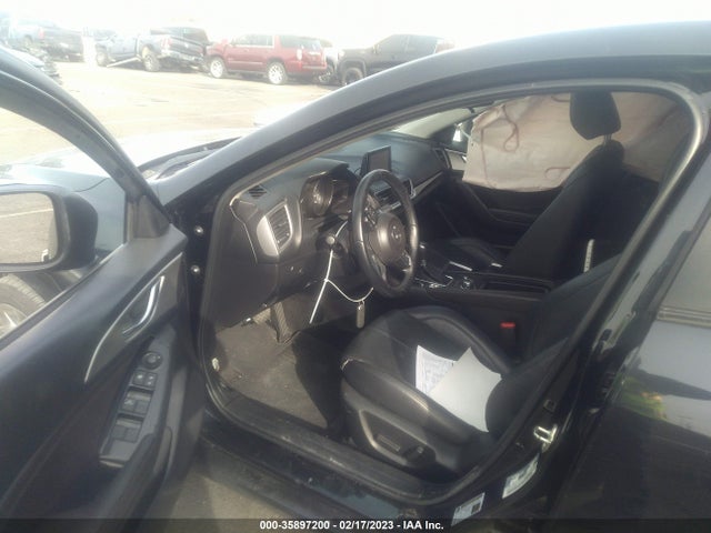 2018 MAZDA MAZDA3 4-DOOR TOURING VIN: 3MZBN1V3XJM168503