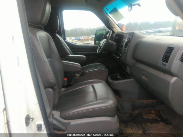 1N6AF0KY2HN806813 Nissan Nv Cargo S