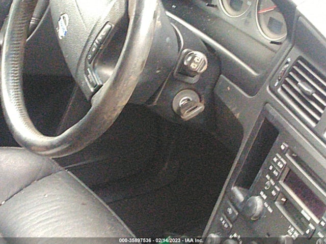 Volvo V70 2004 YV1SW59V842367574 Image 3
