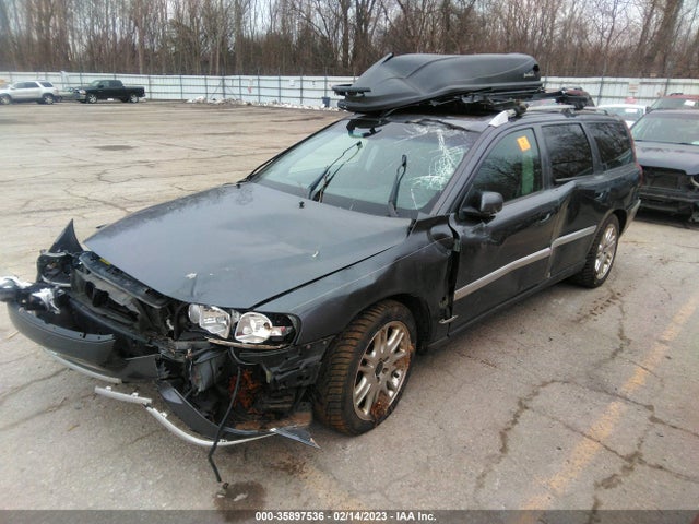 Volvo V70 2004 YV1SW59V842367574 Image 2