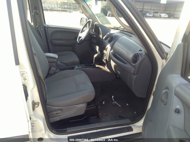 2005 JEEP LIBERTY SPORT VIN: 1J4GL48K15W514358