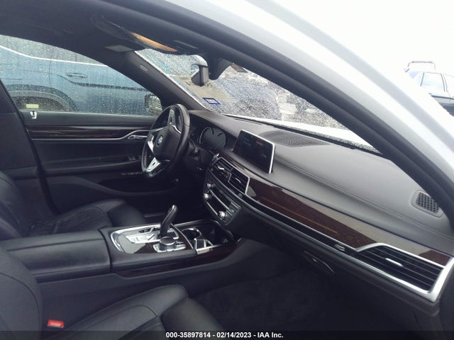 BMW 7 Series 740i 2016 WBA7E2C55GG547203 Image 5