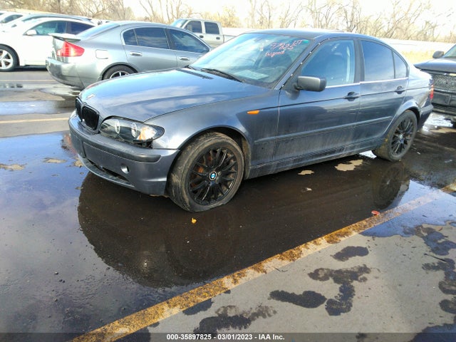 BMW 3 Series 330xi 2002 WBAEW53412PG18003 Image 2