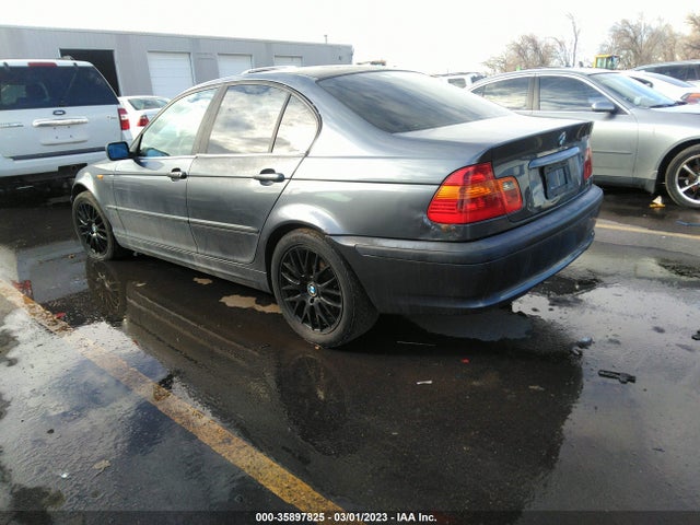 BMW 3 Series 330xi 2002 WBAEW53412PG18003 Image 3
