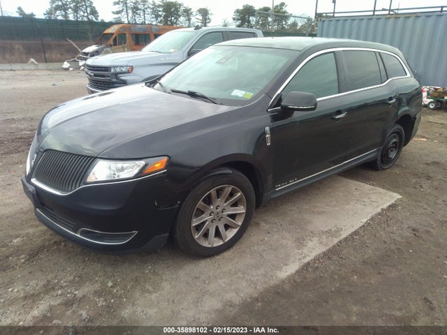 Lincoln MKT 2014 2LMHJ5NK7EBL51291 Image 2
