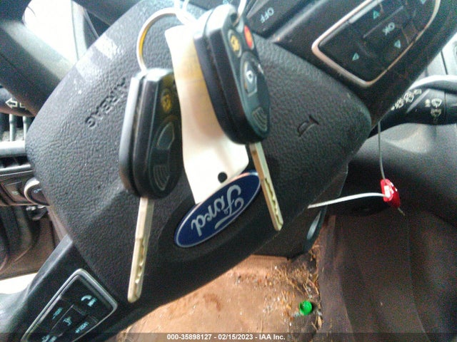Ford FOCUS SE 2018 1FADP3K23JL321355 Image 3