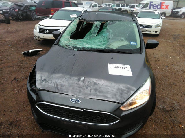 Ford FOCUS SE 2018 1FADP3K23JL321355 Image 8