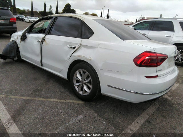 1VWAA7A31JC007510 Volkswagen Passat 2.0t S/r-line