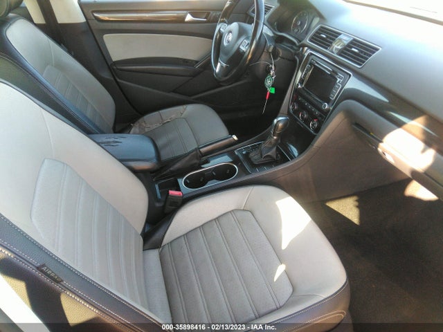 1VWBT7A35FC106708 Volkswagen Passat 1.8t Sport