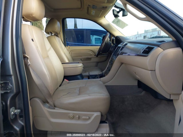 1GYS3CEF1BR207648 Cadillac Escalade Premium