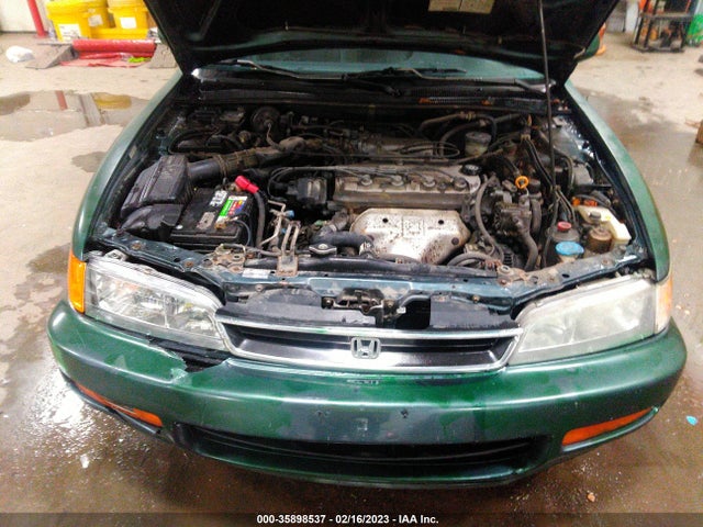 1997 HONDA ACCORD SDN EX VIN: 1HGCD5655VA068136