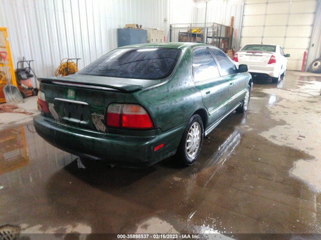 1997 HONDA ACCORD SDN EX VIN: 1HGCD5655VA068136