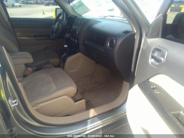 1C4NJPBB7CD637118 Jeep Patriot Sport