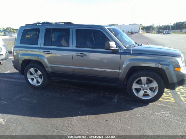 1C4NJPBB7CD637118 Jeep Patriot Sport
