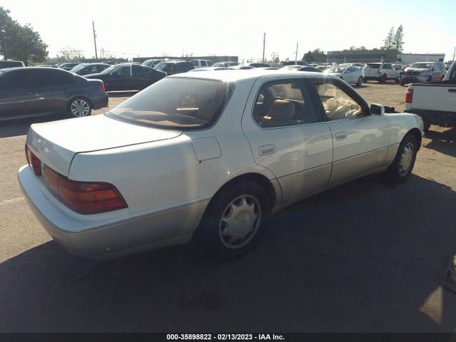 JT8UF11EXR0189140 Lexus LS 400