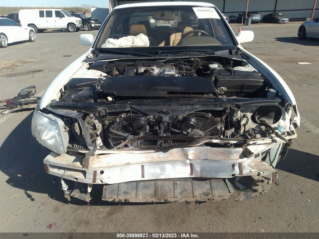 JT8UF11EXR0189140 Lexus LS 400
