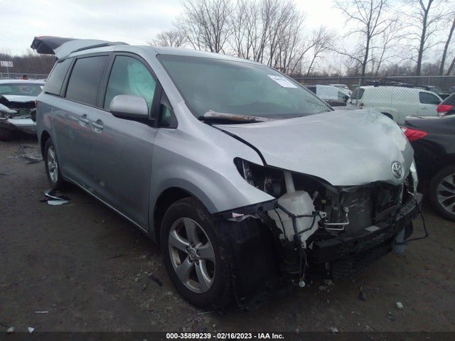 2016 Toyota Sienna, VIN: 5TDKK3DC8GS701904