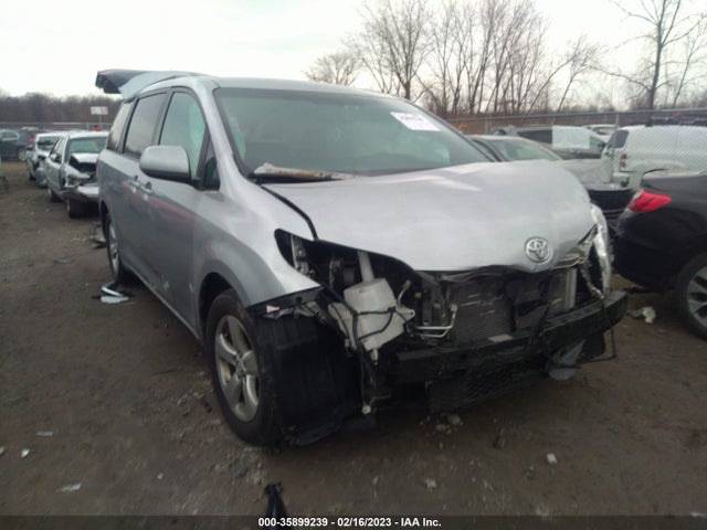 2016 Toyota Sienna, VIN: 5TDKK3DC8GS701904